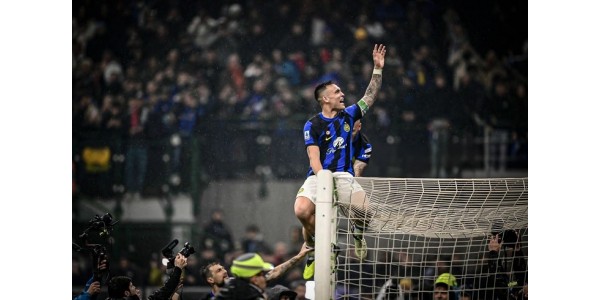 Lautaro Martínez ricopre il ruolo di capitano per la prima volta e aiuta la squadra a vincere il titolo di Serie A